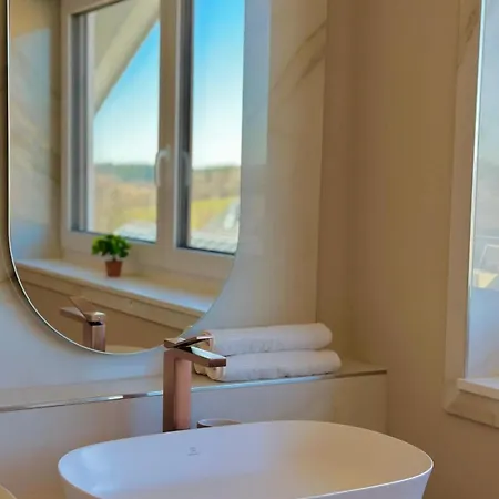 Michou Luxury Penthouse In アパート グラーフェンハウゼン